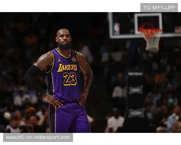 詹姆斯连续三场高光,戴维斯状态火热!,詹姆斯是戴维斯的偶像 詹姆斯连续三场高光,戴维斯状态火热!,詹姆斯是戴维斯的偶像