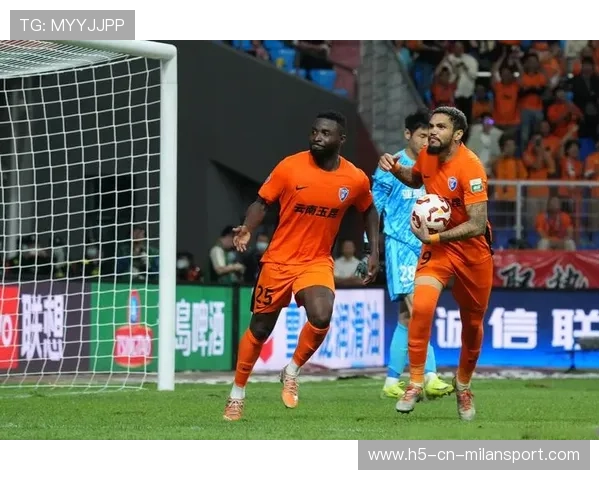 云南玉昆边路突破极为轻盈，数次冲出空间