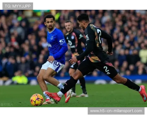 伯恩茅斯逆转埃弗顿，保级大战再添悬念，伯恩茅斯主帅