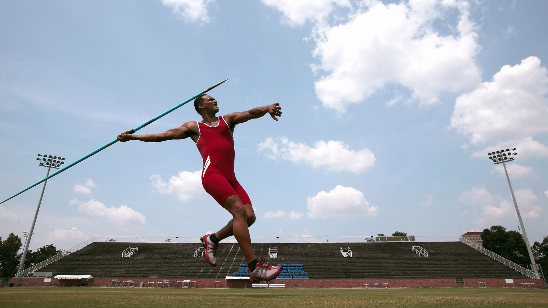 “高新区全民健身馆壁球赛：一个回合的变化，决定冠军命运！”
