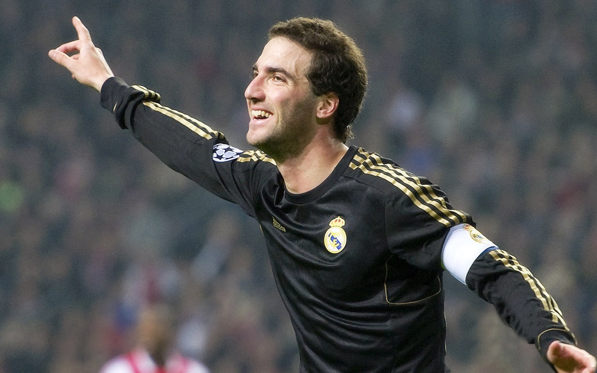 中超球队调整战术适应密集赛程，中超球队调整战术适应密集赛程是什么